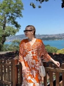 Turuncu beli büzmeli viskon elbise