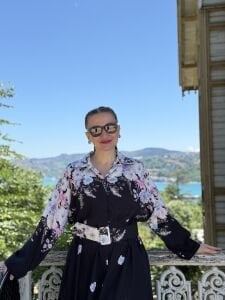 Siyah çiçek bahçesi tensel kemerli elbise