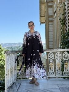 Siyah çiçek bahçesi tensel kemerli elbise