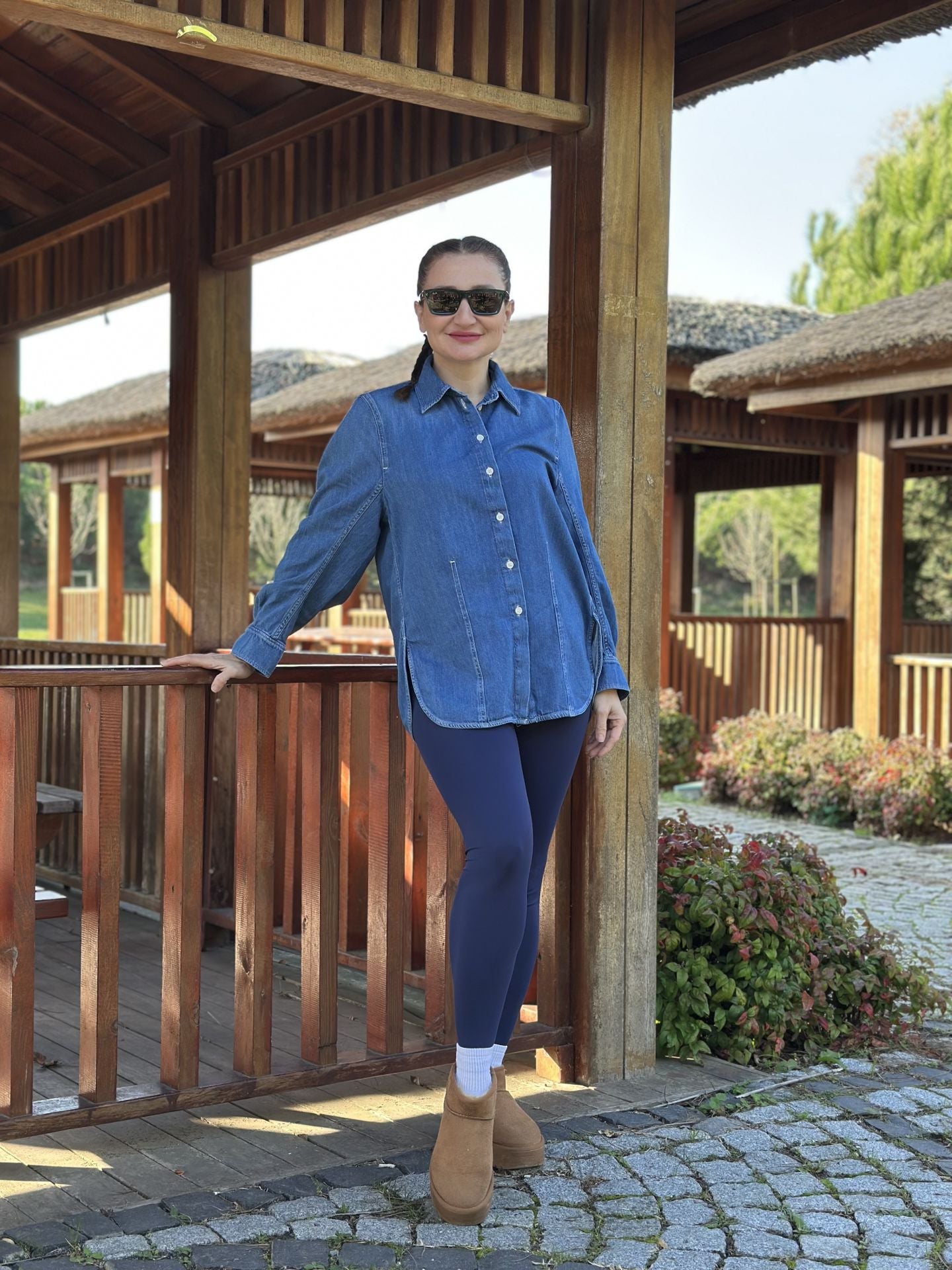 Orjinal Yan yırtmaç detaylı kot gömlek