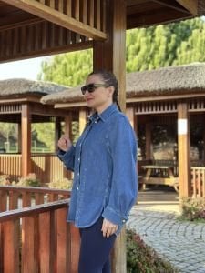 Orjinal Yan yırtmaç detaylı kot gömlek