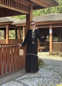 Nakışlı püskül viskon elbise siyah