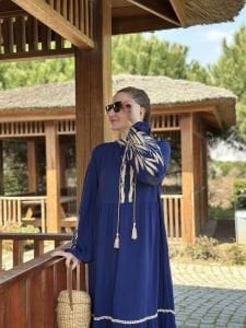 Nakışlı püskül viskon elbise lacivert
