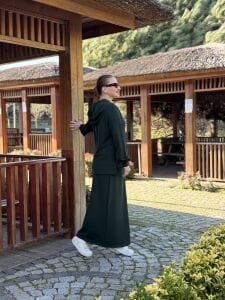 A.Akay Kapüşonlu Etekli Takım Zümrüt