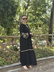 Nakışlı papatya viskon elbise siyah