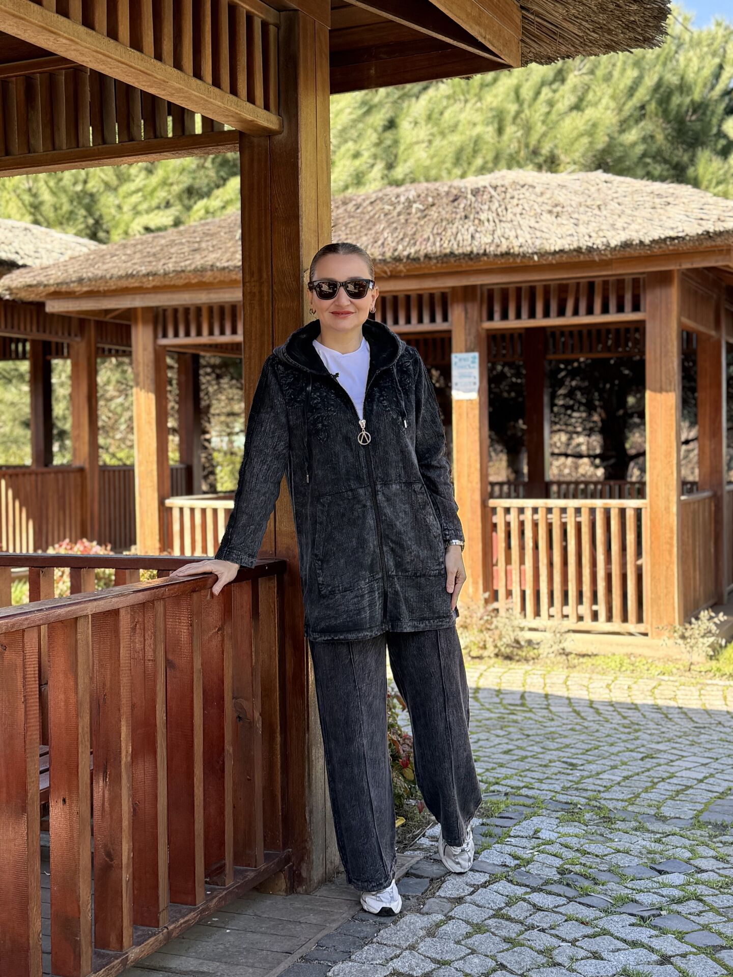 A.akay Nakışlı Fermuarlı takım Füme