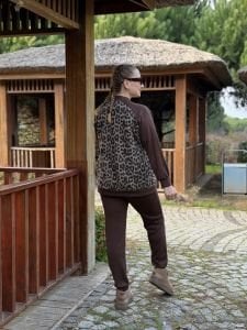 Leoparlı takım kahve