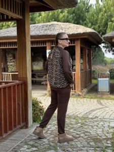 Leoparlı takım kahve