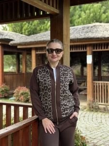 Leoparlı takım kahve