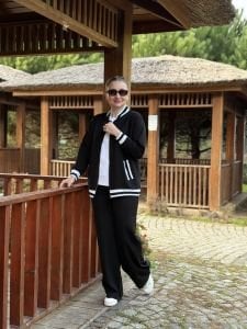 Siyah beyaz iki iplik spor takım