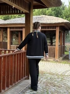 Siyah beyaz iki iplik spor takım