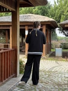 Siyah beyaz iki iplik spor takım