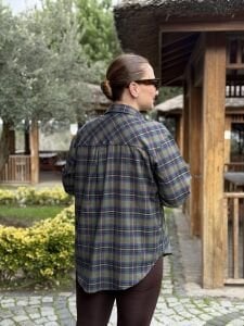 Laci-yeşil ekose gömlek