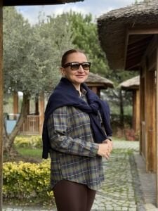 Laci-yeşil ekose gömlek