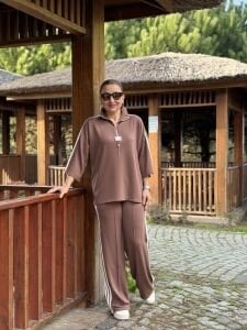 Şeritli Armalı Takım Sütlü Kahve