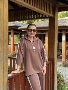 Şeritli Armalı Takım Sütlü Kahve