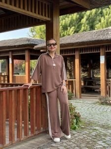 Şeritli Armalı Takım Sütlü Kahve