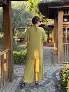 Kraşlı Lotus takım yağyeşili