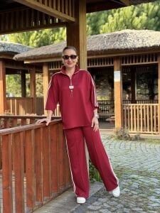 Şeritli Armalı Takım Bordo