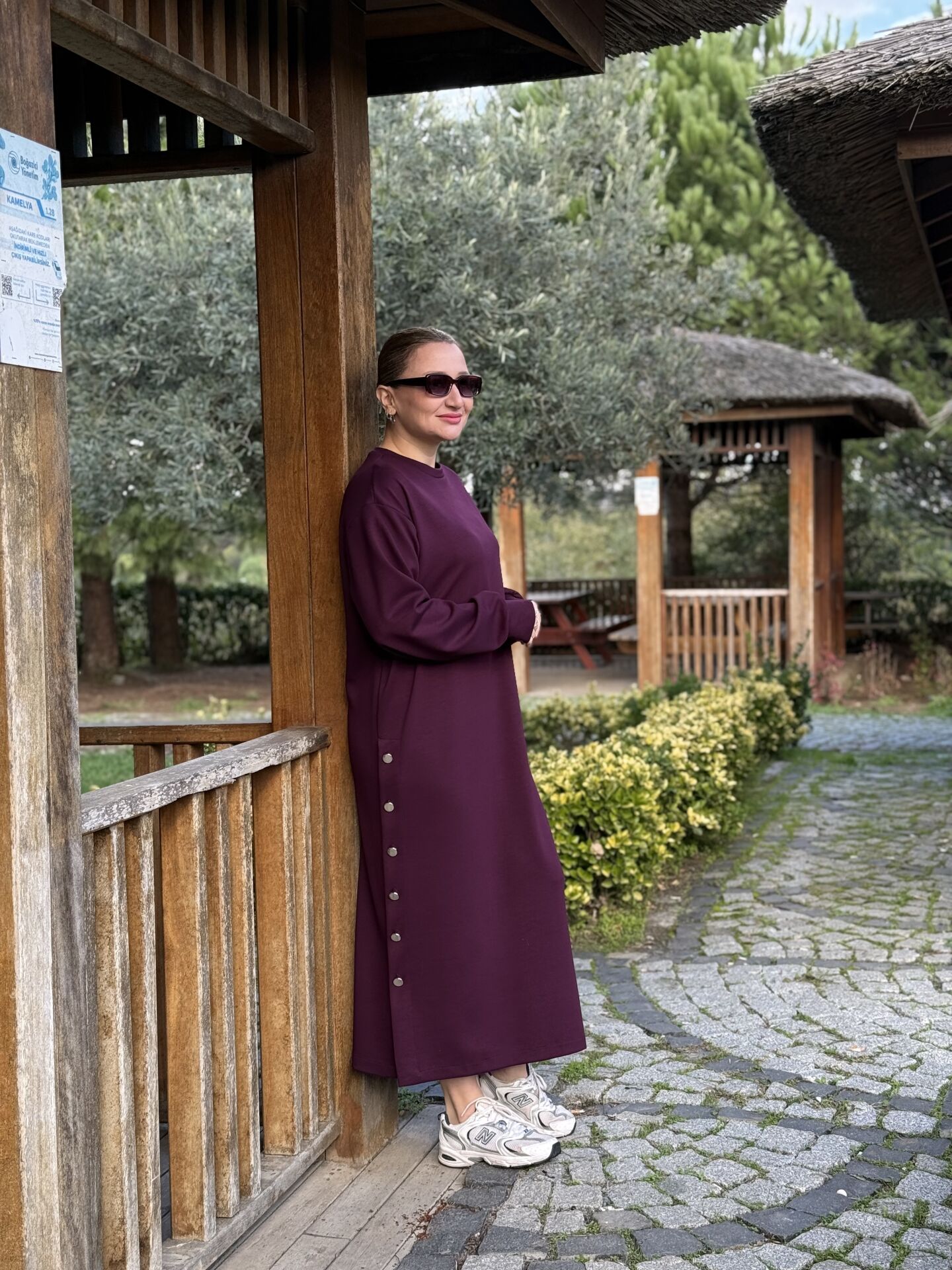 Bisiklet yaka düğme detaylı elbise patlıcan mor