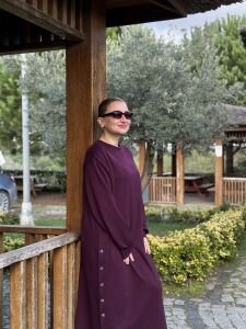 Bisiklet yaka düğme detaylı elbise patlıcan mor