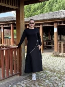 Selone siyah fermuarlı elbise